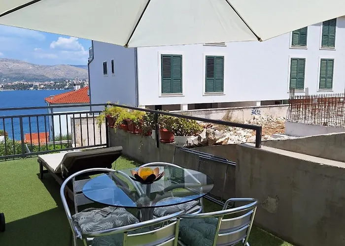 Appartement With Parking Space Okrug Gornji, Ciovo - 16676 *